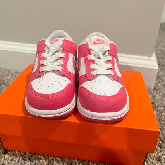 Nike Kids Sneakers in Pink and White - Picture 1 of 4